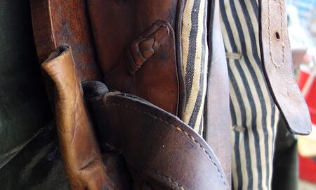 wunderschönes Vollkumt mit Geschirr