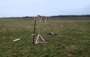 Hindernis 2: Gattertor auf, Durchgehen, Gattertor zu